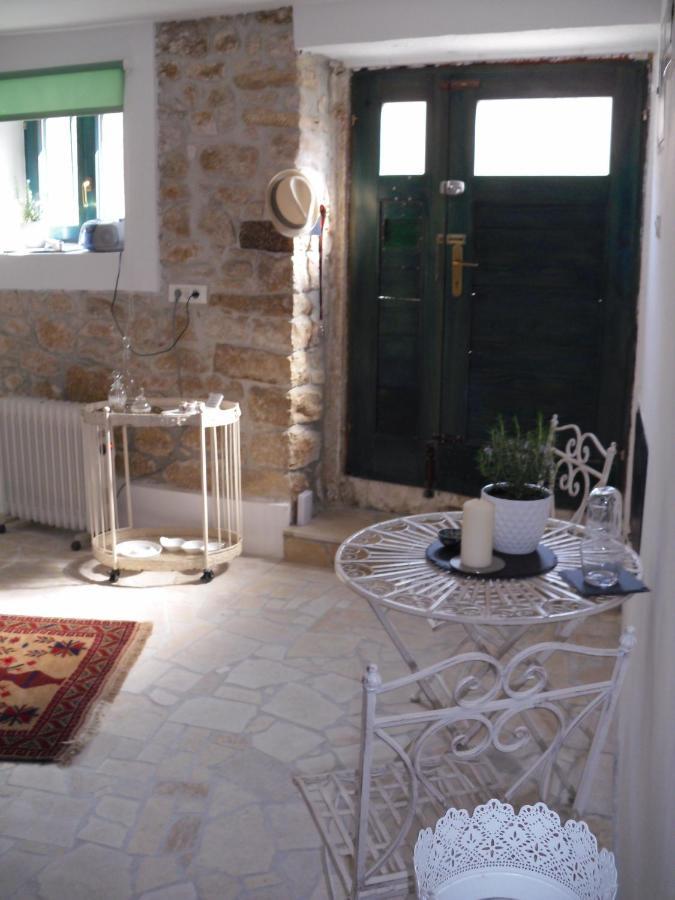Steinhaus Mit Terrasse Apartment Rovinj Ngoại thất bức ảnh